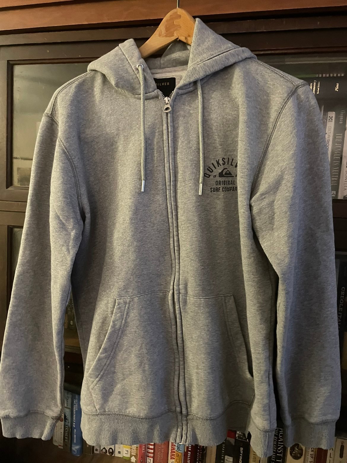 NWT Quiksilver Matlock Hood L/S Charcoal Gray Pullover Hoodie Medium F134 NWT Quiksilver Matlock Hood L/S Charcoal Gray Pullover Hoodie Medium F134